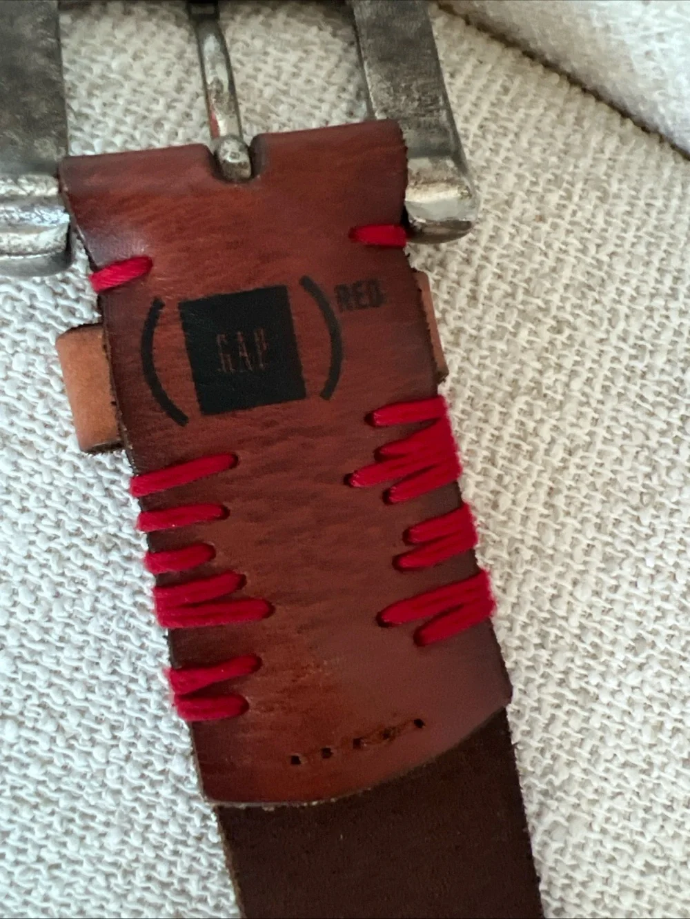 Unisex Gap Red Whipstitch Brown Leather Belt with Red Stitch Accent 37.5-42”